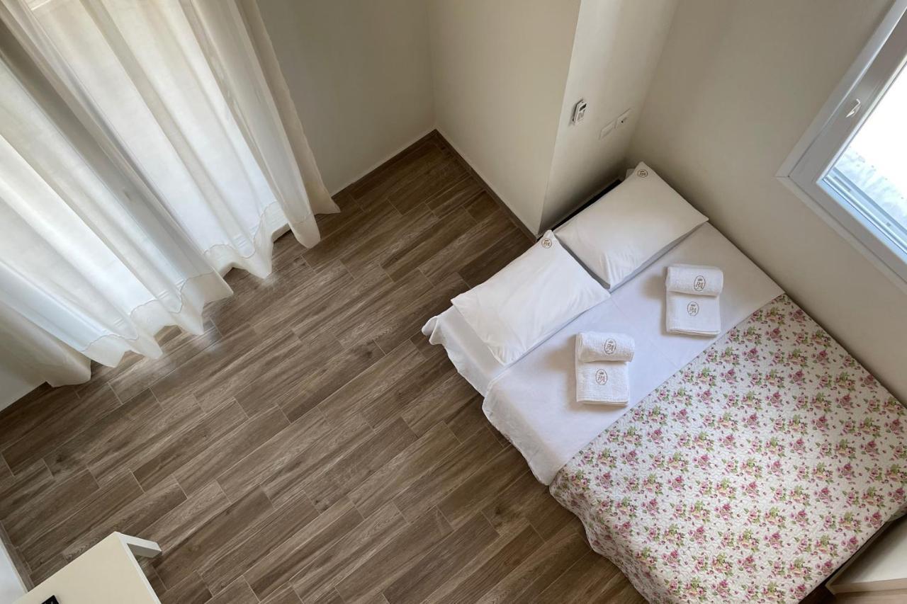 Royals Apartments Nikiti  Eksteriør billede
